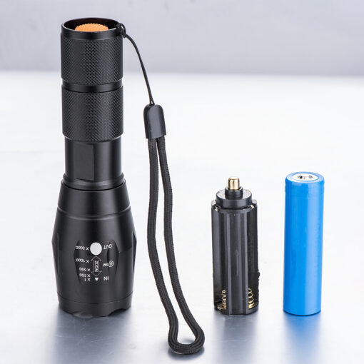 Woodbuilt XML LED Flash Light 300 Lumens - Image 3
